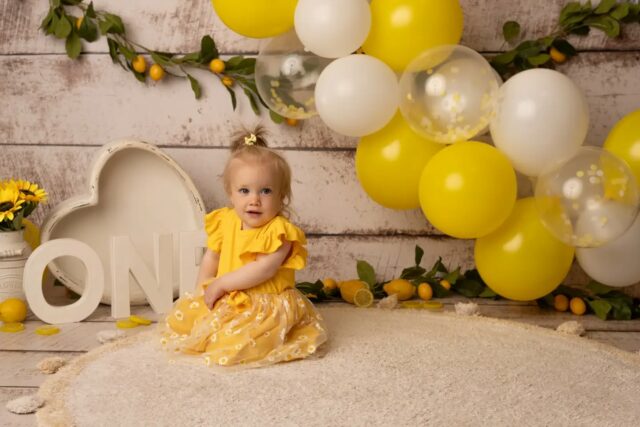 Séance 1 an en famille 🍋🍋
Venez fêter la première année de votre enfant au studio 😍🎂
Décors au choix 🤍
Plusieurs formules : smash the cake & bain de lait 💕
Contactez moi pour plus d'informations ☺️
www.missjuliephotographie.com