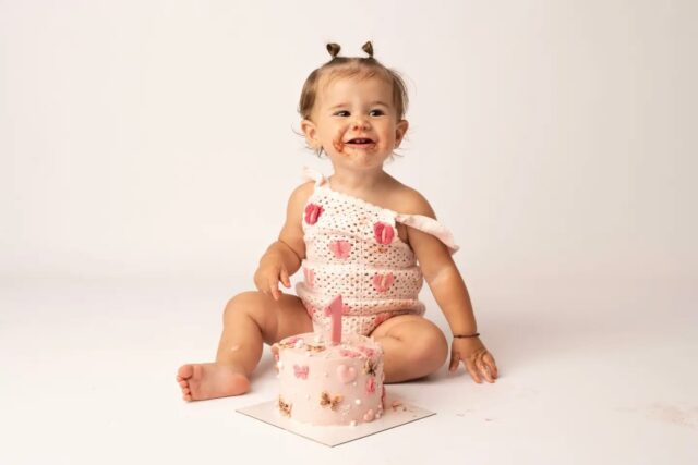 1 an de la merveilleuse Maddy au studio 🥰❤️🎂!!!
Séance "smash the cake" 🍰 un décor ( de votre choix ) , un gâteau & le tour est joué 😁📸
Gâteau réalisé par @cakeandcie83🎂🍰❤️
Contacte moi si tu veux plus d infos 😘
www.missjuliephotographie.com