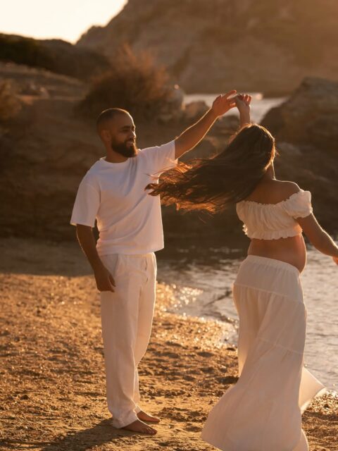 Une belle lumière, le bruit des vagues et beaucoup d’amour… 🤍🌊
Une séance en bord de mer pour profiter de ces instants à deux, avant l’arrivée de bébé. Des moments simples, remplis de tendresse et de complicité, qu’on aime prendre le temps de garder en images. 😍
🤍 Vous attendez un bébé ? Si vous avez envie d’immortaliser cette belle période, je serais ravie de vous accompagner lors de votre séance grossesse.
📩 Les réservations sont ouvertes, n’hésitez pas à m’écrire en message privé pour en discuter.
www.missjuliephotographie.com
#photogrossesse #seancegrossesse #grossesseenexterieur #photographematernité #photographefamille